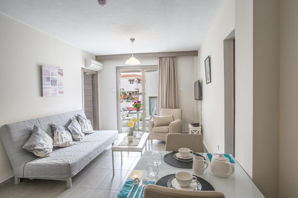 Merab Napa Suites Ayía Nápa Extérieur photo