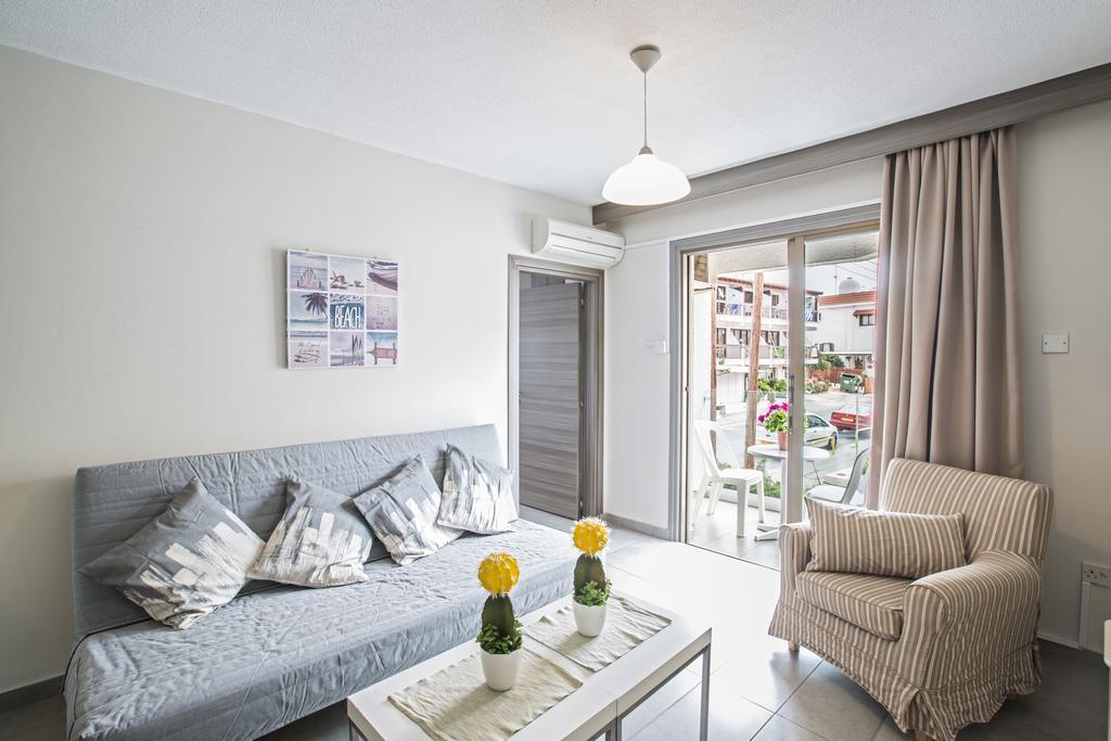 Merab Napa Suites Ayía Nápa Extérieur photo